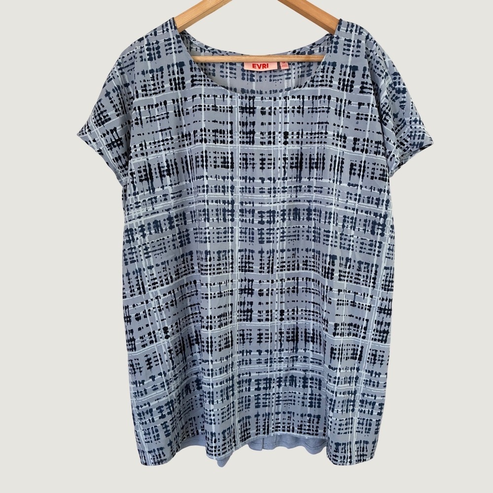Evri Womens 1X Blue Abstract Print Mixed Media Button Back Short Sleeve Blouse